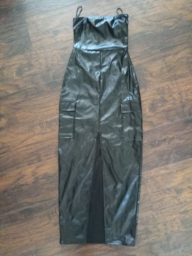 Dress. Black