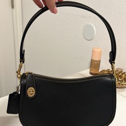 Coach Swinger Bag 