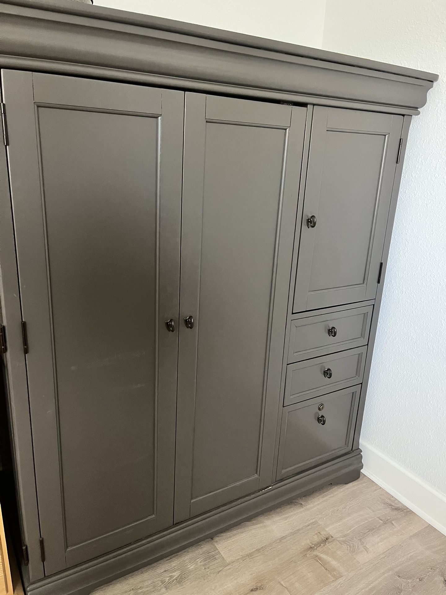 Office Desk - Computer Console - File Cabinet
