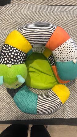2-in-1 Tummy Time Mat & Seated Support Pillow