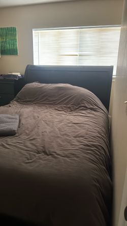 Queen size bed frame and drawers