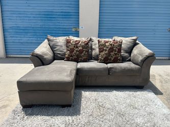 Free Delivery 🚚 Green L Shape Couch/ Sillon Verde En Forma L