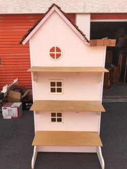 Dollhouse shelf for American Girl doll
