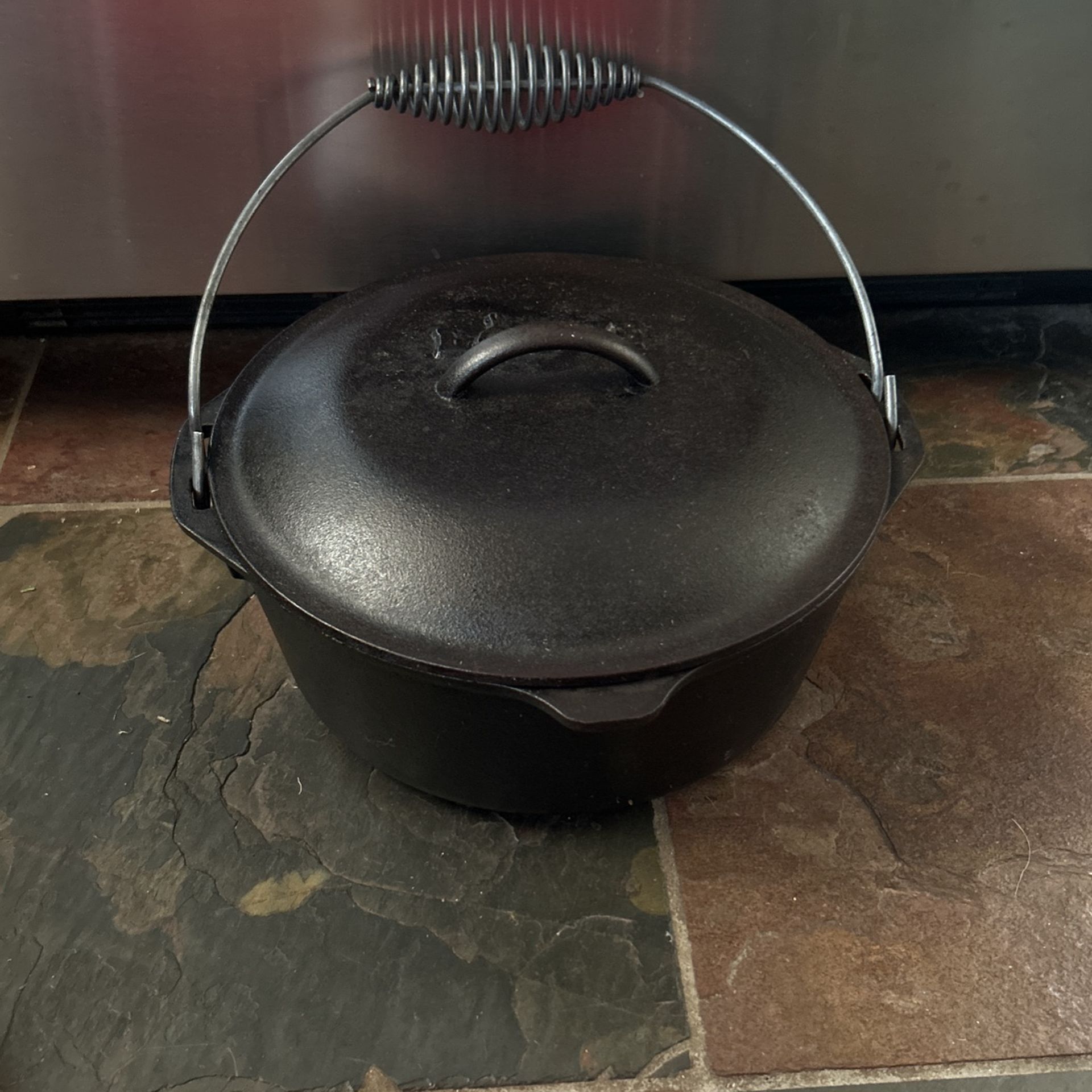 Iron Dutch Oven With Cast Iron Bail Handle Vintage Lodge Cast Iron