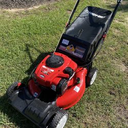 TroyBilt Self Propelled Lawn Mower With Bag