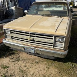 1986 Chevy Pickup $4,500