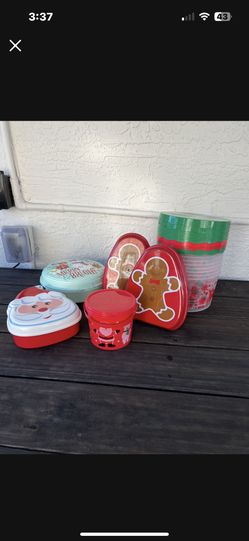 14 Christmas Containers With Lids