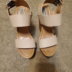 Steve Madden Size 8.5 Leather Wedge