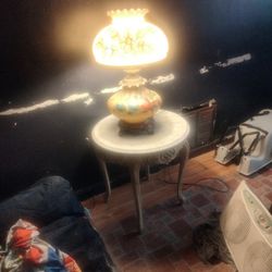 Table And Lamp Bundle 60$