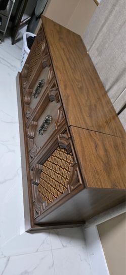 Vintage stereo console