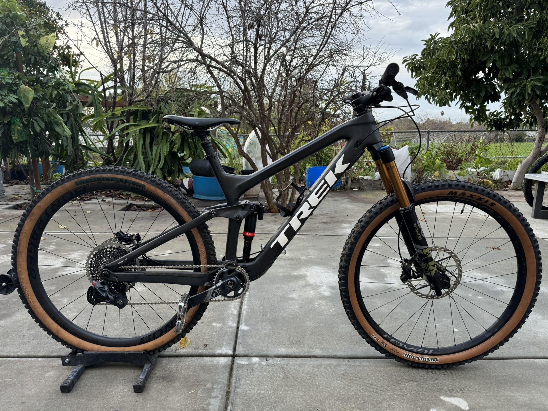 TREK SLASH 9.9 READY TO RUN