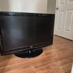 37" LG TV - Full HD 1080p