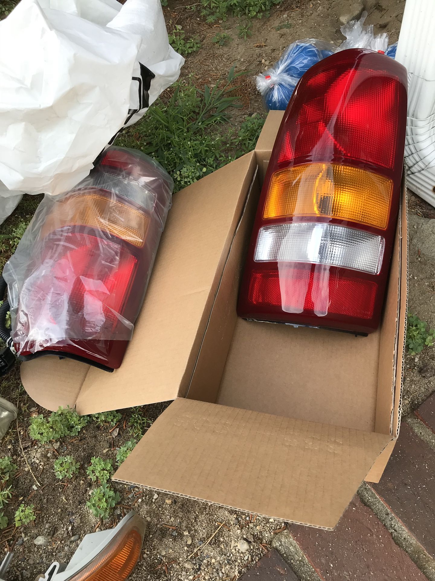 Chevy Silverado parts from a 99 1500 new grill new taillights headlights and marker lights $150