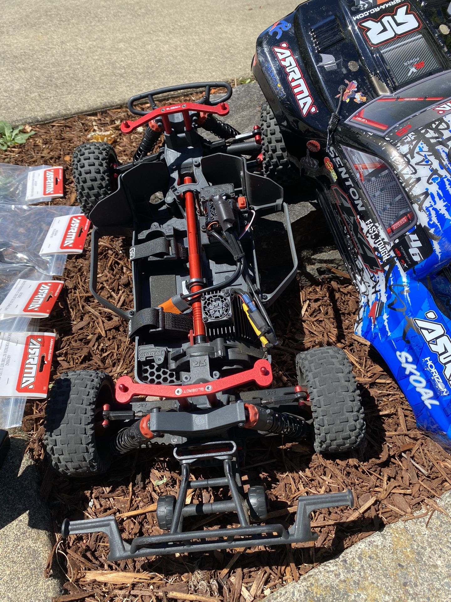 RC CAR!! ARRMA SENTON 3S!!!! FULLY UPGRADED!! LOTS OF BRAND NEW EXTRA PARTS!! SUPER CLEAN IN EXCELLENT CONDITION!! TODAY ONLY $400!!!!