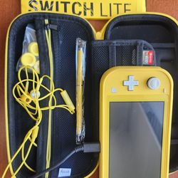 Nintendo switch lite with case protector and game