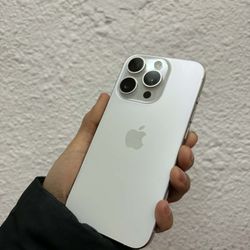 IPhone 15 Pro 256GB Unlocked 