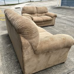 6 Piece Living Room Set (1 Sofa- 1 Loveseat- 1 Coffee Table - 1 Sofa Table -2 End Tables)
