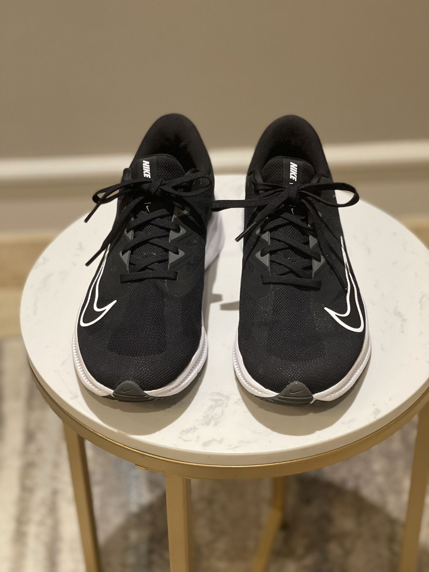 Nike women’s Quest 3 sneakers – size 9