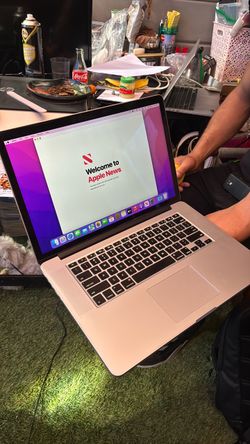 Apple MacBook Pro Laptop