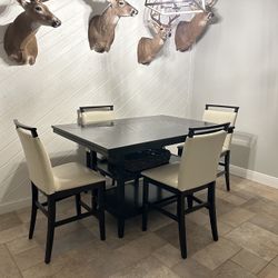 Dining Room Table 