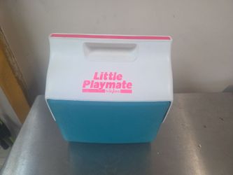 Vintage Igloo Little Playmate teal and hot pink 1992