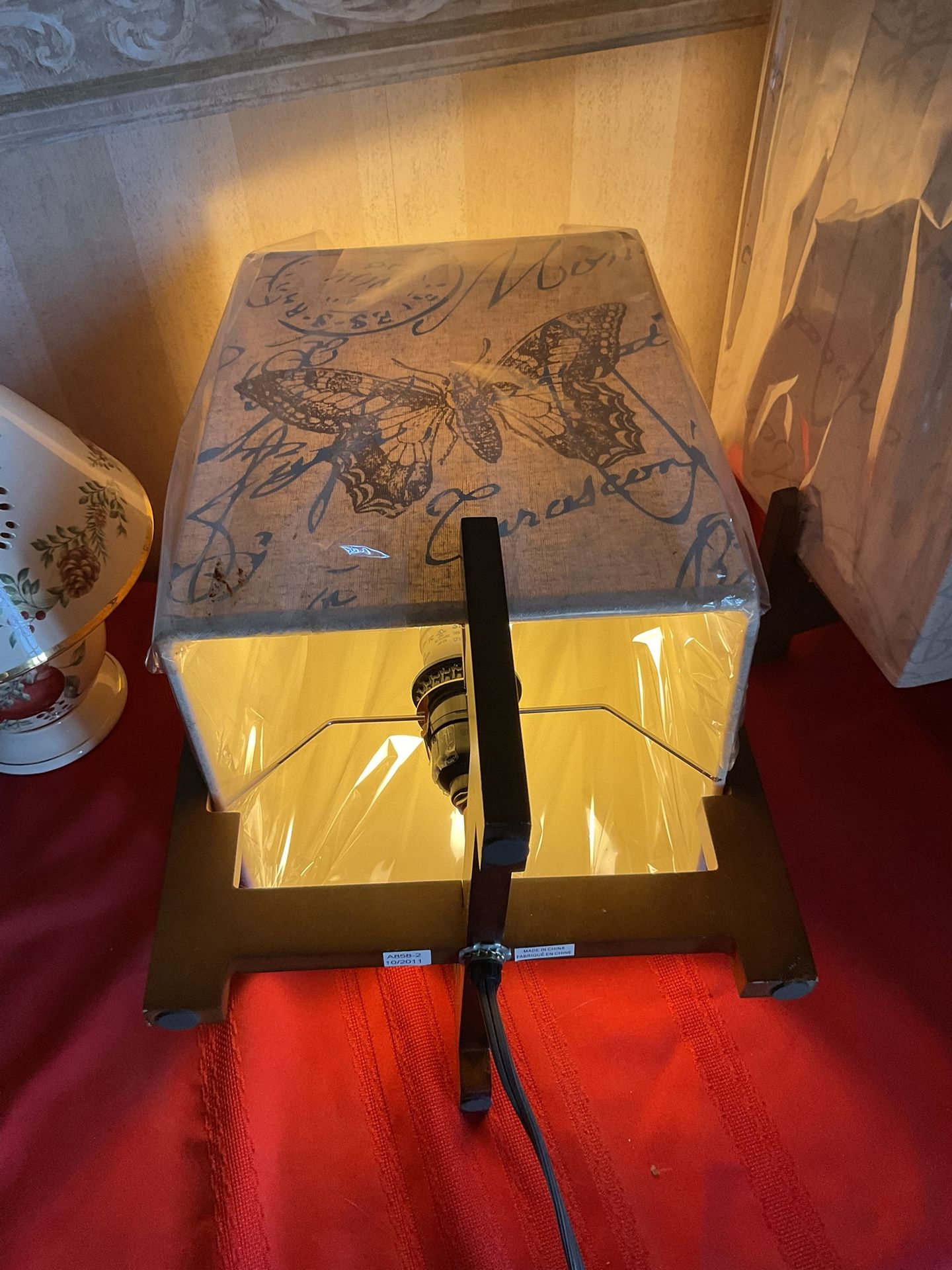 Beautiful Set Of Lamps Still Have Plastic Cover On Them Please Check My Other Listings
