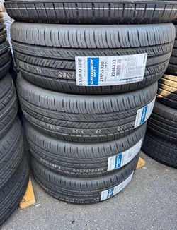 New Kumho 235/55R20 Crugen HP71 Tires