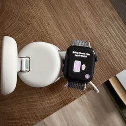 Apple Watch Series 8 Navy w Charging Dock