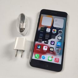 iPhone 7 Plus - UNLOCKED - Like New 