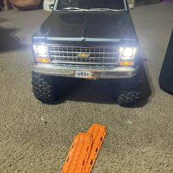 Traxxas trx 4 hightail with batteries