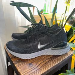 Nike Epic React Flyknit Running Shoes 13