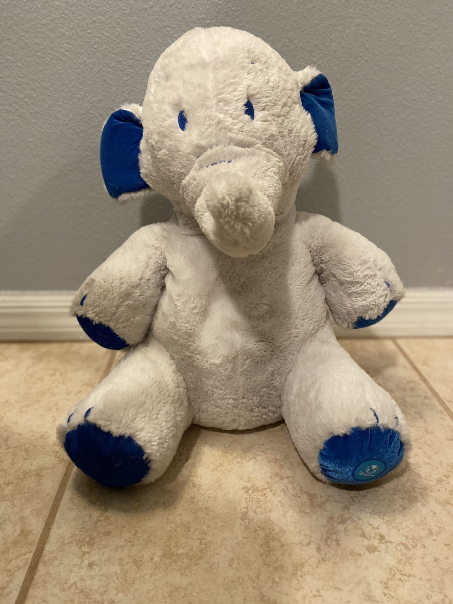 Collectible: Winter Lumpy White Heffalump Elephant 18" Plush Stuffed Toy