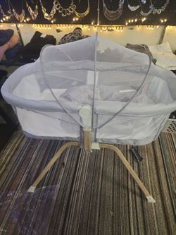 Side by bed bassinet