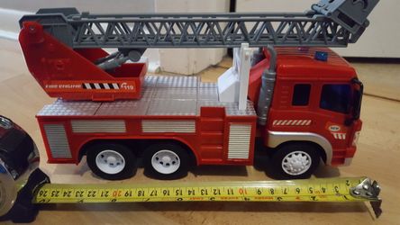 Fire truck ladder extends and retracts