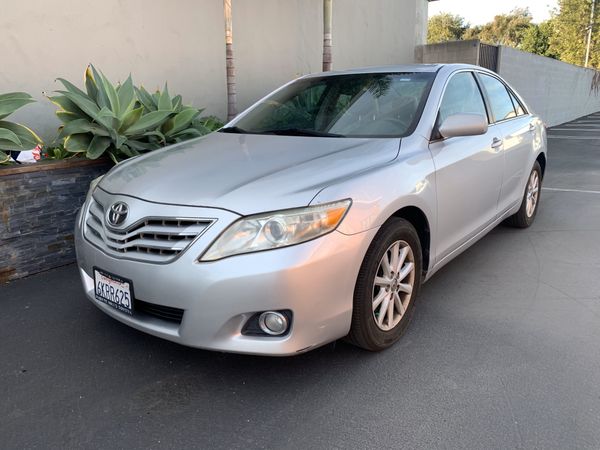 Toyota Camry xle for Sale in Orange, CA - OfferUp