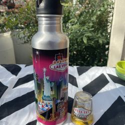 Las Vegas Drinking Bottle With Plastic Shot Glass