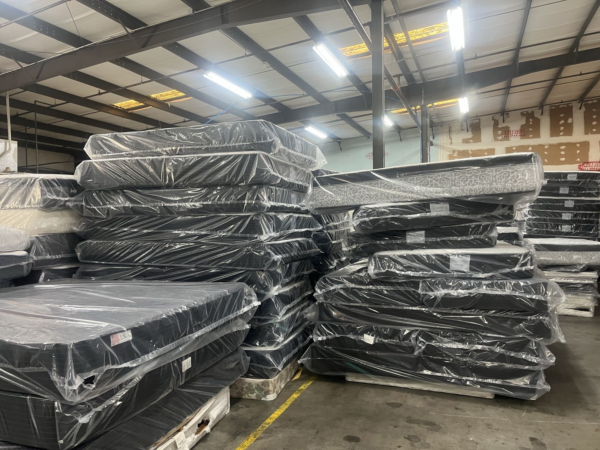  👏🔥👏KING,QUEEN,FULL,TWIN MATTRESS STARTING AT $150❗️A SET BEST PRICE IN TOWN BEST PRICE ON  BRAND NEW PLUSH TOP MATTRESS