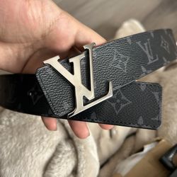 Louis Vuitton LV Initiales