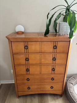 Fairmont Designs solid wood chest of drawers with 2 matching night stands