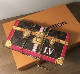 Authentic Louis Vuitton Pochette Weekender -Summer Trunks