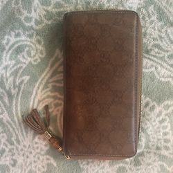 Gucci Wallet In Great Condition 
