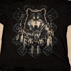 Black and grey wolf graphic tee
