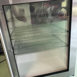 U-line Refrigerator Indoor Outdoors 