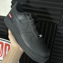 Nike Supreme Air Force Ones Black - Size 9 Men's