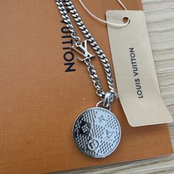 Louis Vuitton Necklace 