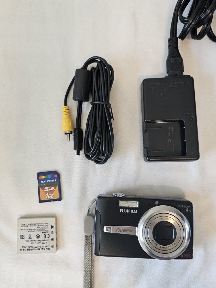 FUJIFILM FinePix F480 WIDE ZOOM4x Camera 8.2MEGA PIXELS