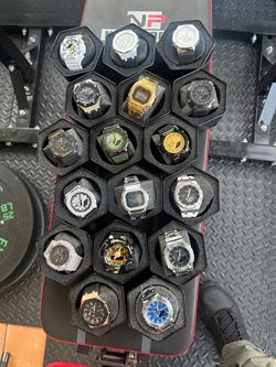 gshock casio (plastic 100$ metalic 140$)