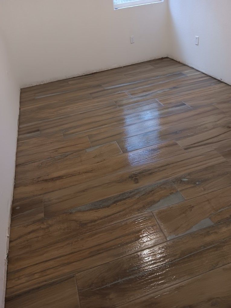 Tile Luis 