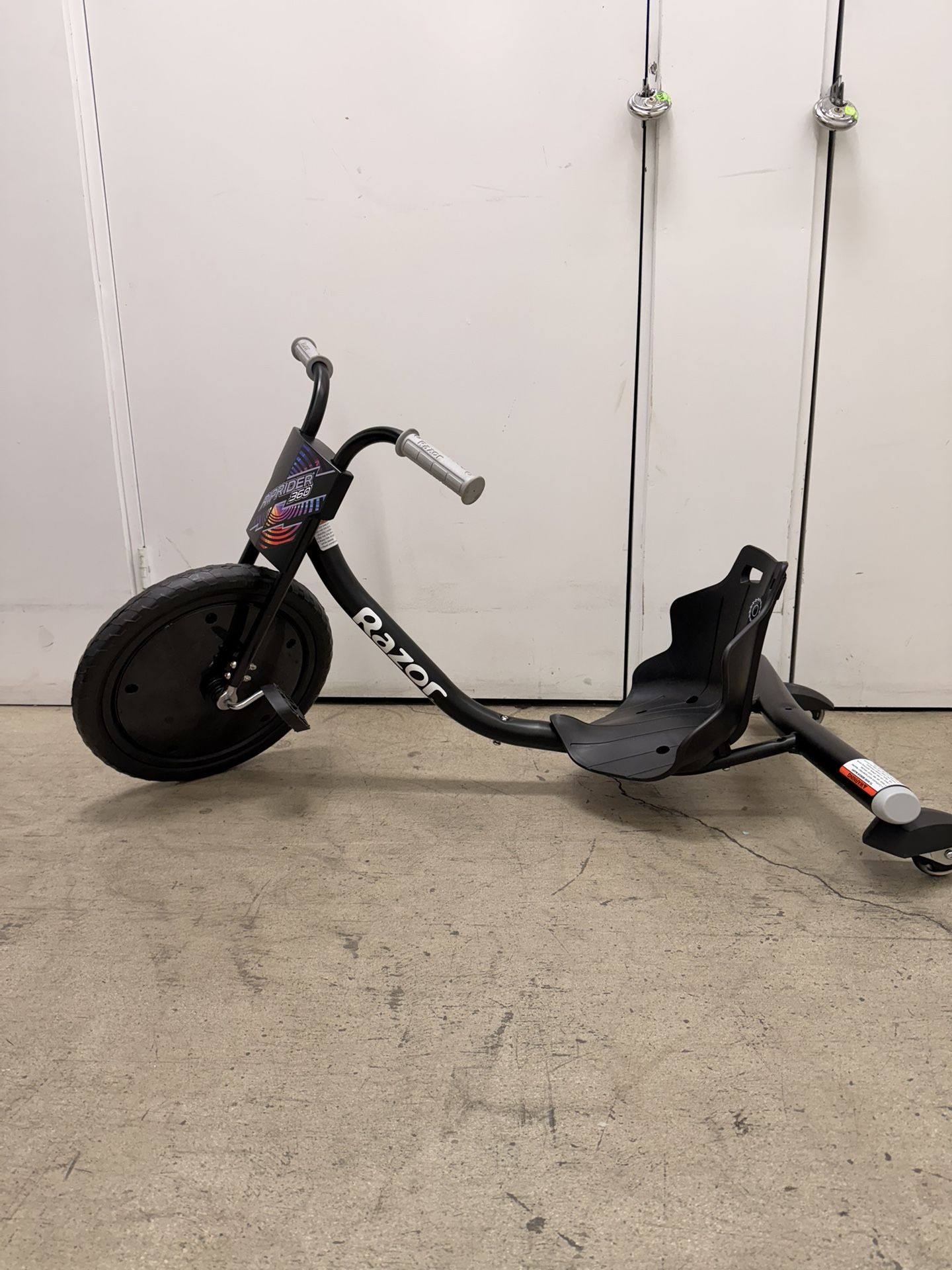 Razor Lightshow Rip Rider 16" Kids' Trike - Black