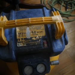 Dewslt 2 Gallon Air Compressor 